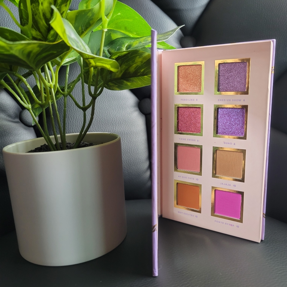 Alamar spanglish eyeshadow palette